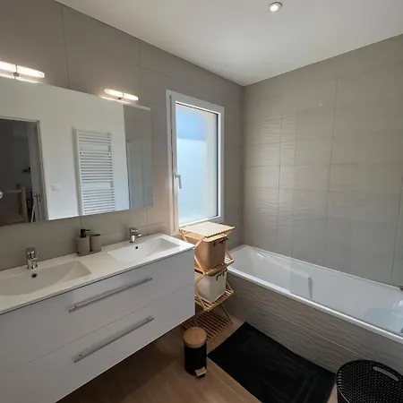 Villa Ker Phan Cozy Urban With Hot Tub